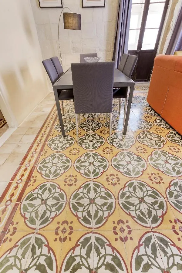 Vlt214- Valletta 2 Bedroom Townhouse