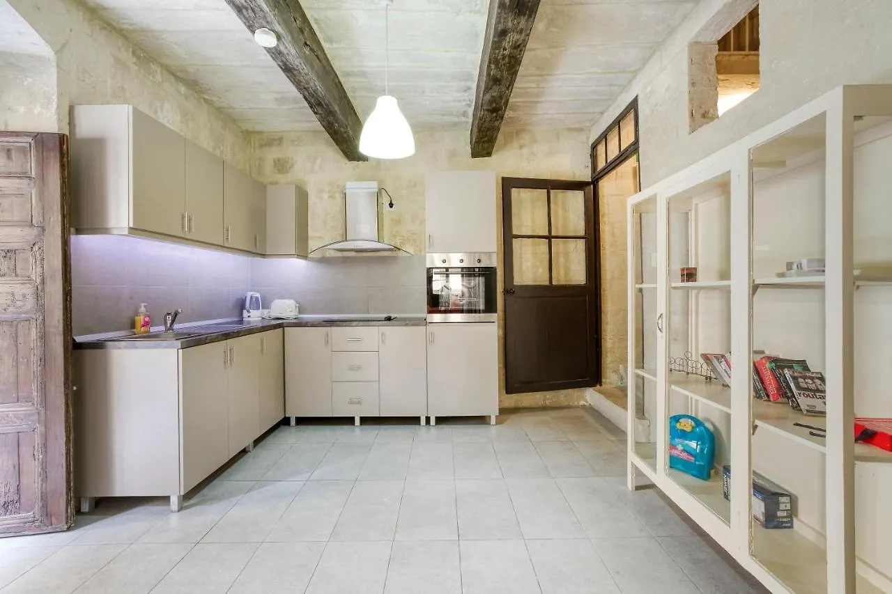 Vlt214- Valletta 2 Bedroom Townhouse