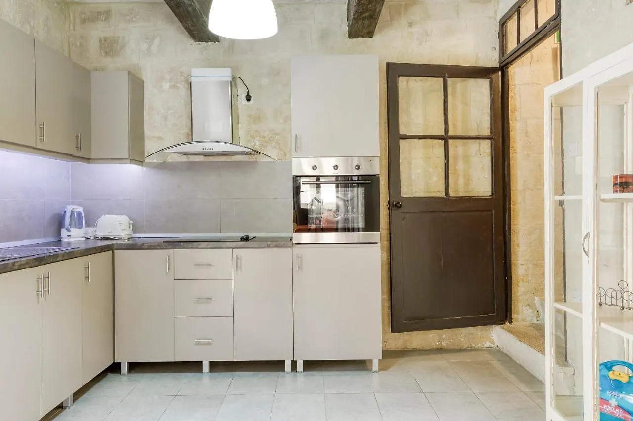 Vlt214- Valletta 2 Bedroom Townhouse