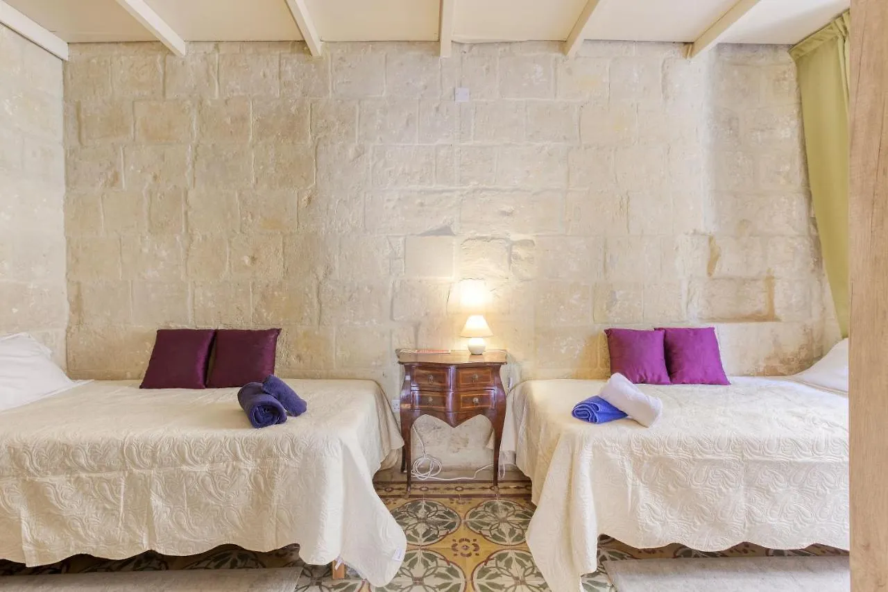 Vlt214- Valletta 2 Bedroom Townhouse